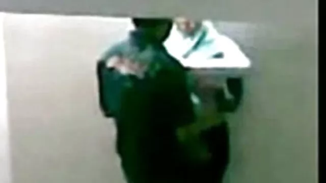 છોકરી ના મોઢા માં નાખી સોનેરી બીપી સેકસી વીડીયો બતાવો વાળ વાળી સુંદર