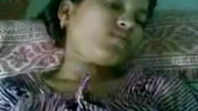 સોનેરી ઓપન વીડીયો સેકસી સફેદ પટ્ટિઑ