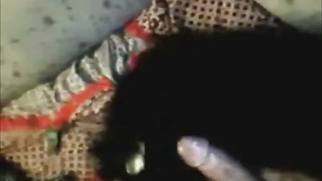 Fucks અને બનાવે છે ગુજરાતી સેકસી વીડીયો બતાવો તે સરળતાથી ગળુ દબાવીને મારી નાંખવામાં મહાન લાગણીઓ