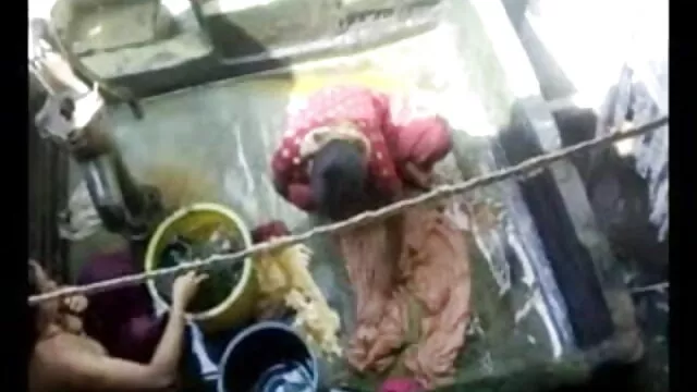 ફ્લોર પર ફુલ સેકસી વીડીયા સેક્સ માં મોજાં