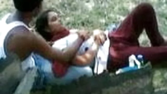 આ કન્યાઓ એક સેકસી વીડીયો વીડીયો આશ્ચર્ય વચ્ચે તેમના પગ