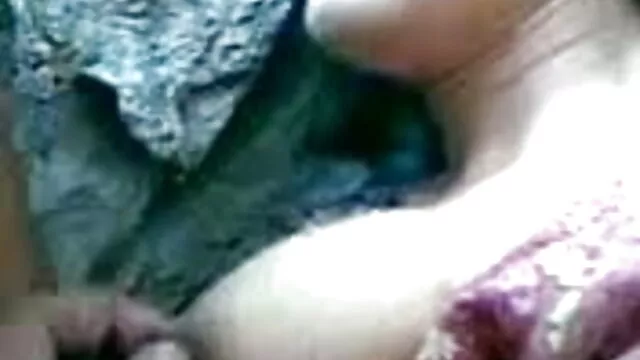 સોનેરી કામુક સેક્સ પ્રેમ થી ઉપર સેકસી વીડીયો ભેજો