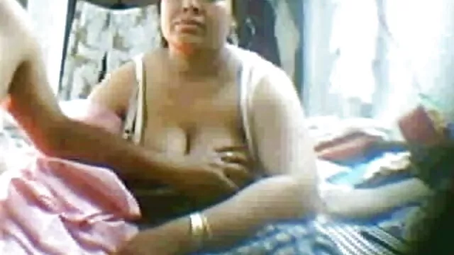 જાસૂસી ઓપન વીડીયો સેકસ પર એક રશિયન માં છોકરી શૌચાલય?