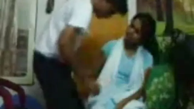 એબીસ એચડી સેકસી વીડીયા શિશ્ન સાથે એક યુવાન વિદ્યાર્થી