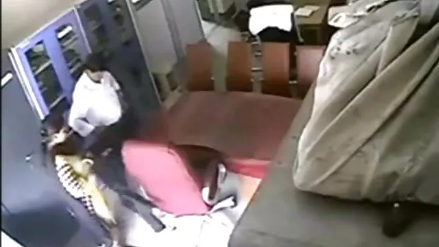 આત્મીયતા એક કપડાં સ્ટોર ઓપન વીડીયો સેકસી